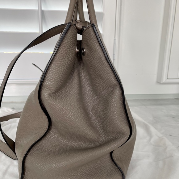 AUTHENTIC Prada Vitello Daino leather tote - Picture 12 of 15